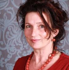 Elvira Muller's Instagram, Twitter & Facebook