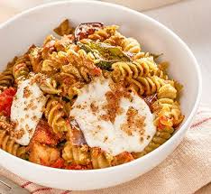 Rotini Au Four Avec Aubergines Basilic Frais Mozzarella Di Bufala Et Chapelure Recette Mozzarella Aubergine Tomate