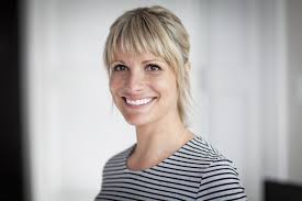 With plenty of short cuts to choose this short hair for chubby face shapes is an inverted stacked bob with layers. Short Haircuts For Round Faces 20 Styles To Try Now