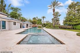 Shaquille O Neal Gives His 16 5m Orlando Mansion A Makeover As He Lists It For Sale For Fifth Time Daily Mail Online