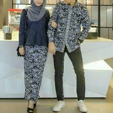 Inspirasi model baju untuk tunangan dan lamaran modern yang couple ini bisa jadi contoh bagi pasangan kekasih yang ingin terlihat modis. Cod 590 Kebaya Couple Murah Kebaya Tunangan Kebaya Wisuda Batik Sarimbit Baju Couple Shopee Indonesia