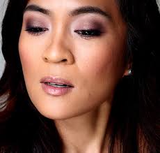 The Laura Mercier Artist's Palette for Eyes Turns Super-Blended Eye Looks  Into Works of Art