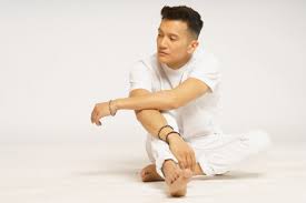 Vincent bueno is a composer, known for maalaala mo kaya (1991), tom turbo (1993) and off (2006). Esc Songcheck Kompakt 21 Osterreich Amen Von Vincent Bueno Esc Kompakt