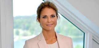 Dec 10, 2019 · kronprinsessan, prins daniel, prins carl philip, prinsessan sofia och prinsessan madeleine i östra slottsvalvet på kungl. Prinsessan Madeleine Halls Isolerad I Florida Allt Om Kungligt
