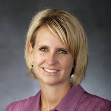 Stephanie Lutz's Instagram, Twitter & Facebook