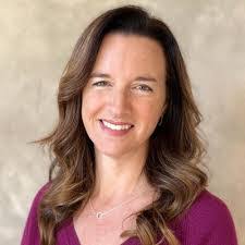 Holly Gil's Instagram, Twitter & Facebook