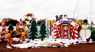 Strategi kreatif dalam rancangan ini mencakup beberapa pendekatan di antaranya: Dekorasi Panggung Untuk Acara Natal Dengan Konsep Unik Properti Styrofoam