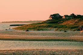 Denna strandnära stad är omtyckt av besökare för sina vingårdar och sina shoppingmöjligheter. Woodneck Beach Falmouth Ma M I C H A E L F D U B O I S Michaelfdubois On Instagram Reminder Being A Kind Hum Natural Landmarks New England Landmarks
