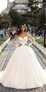 Die elf von didier deschamps führt zunächst mit zwei toren. Pollardi Wedding Dresses 2018 That Look Hot Pollardi Wedding Dresses Ball Gown With Illusion Sleeves Ivo Kleider Hochzeit Brautkleider 2018 Hochzeit Kleidung