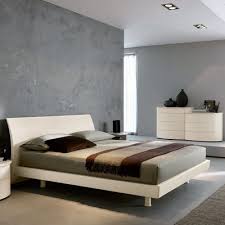 Deve armonizzarsi con l'architettura dei locali e con il design degli arredamenti, saper accompagnare uno stile tradizionale o moderno. Dipingere Camera Da Letto Prezzo E Preventivi Online 2021 Habitissimo