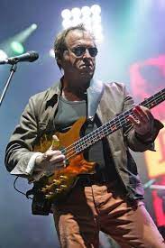 Mark King Bassist And Lead Singer For Level 42 The British Band Began In Jazz Funk Fusion But Moved To Synthetic Bass Guitar Chords Level 42 Bass Guitarist
