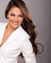 Studio B Commissioned Work Headshots Women Professional Headshots Women Photography Poses Women