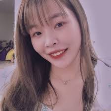 Cam Hong's Instagram, Twitter & Facebook