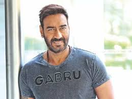 Ajay devgan, kareena kapoor, arshad warsi, tusshar kapoor, others. Ajay Devgan Ajay Devgn I Want To Work With Great Scripts It Doesn T Matter Whether It S In Hindi Or Marathi Hindi Movie News Times Of India