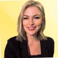 Kerry Castle's Instagram, Twitter & Facebook