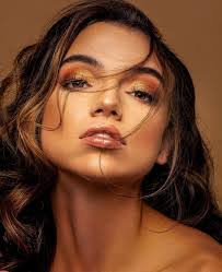 Ashley Orr's Instagram, Twitter & Facebook