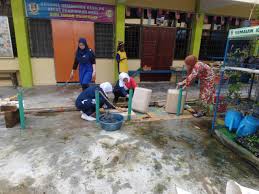 Due to infrastructure problems and lack of buildings, the students attended classes at two temporary schools, sekolah rendah kebangsaan taman universiti 2 and sekolah rendah kebangsaan taman sri pulai,sk taman universiti 1,and. Pendidikan Khas Smk Taman Universiti