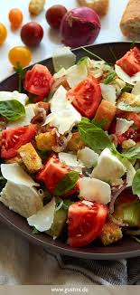 Panzanella Gerosteter Brotsalat Gustinis Feinkost Blog Rezept In 2020 Italienische Gerichte Brotsalat Panzanella Rezept