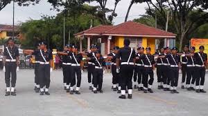 Pasukan kadet polis smjk chan wa, seremban mewakili negeri sembilan telah berjaya memenangi juara dalam kawad kaki. Kawad Kaki Kadet Polis Smktm 2013 Youtube