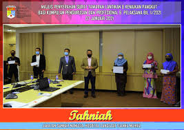 Pelantikan jawatankuasa rekod perubatan di semua hospital dilakukan dalam tempoh 2 tahun sekali dan keahliannya terdiri dari pegawai pengurusan dan profesional perubatan serta kumpulan sokongan klinikal. Lantikan Dan Kenaikan Pangkat Bagi Kumpulan Pengurusan Profesional Dan Pelaksana Bil 1 2021 Jabatan Sumber Manusia
