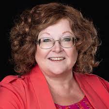 Ginger Ring's Instagram, Twitter & Facebook