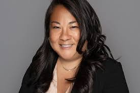 Lori Horvath's Instagram, Twitter & Facebook