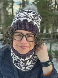 Ravelry: Snowflake Cowl Bulky pattern by Jamie Rex