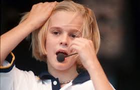 Aaron Carter: 'Hoàng tử nhạc pop' hết thời bị người thân xa lánh, bạn gái  hành hung