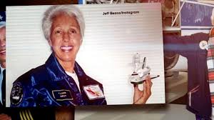 She was the first female air safety . Wn Oniyicb6jm