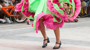 Mi juego preferido es la carrera de sacos porque me gusta competir contra mis amigas y me encanta caerme en la tierra y ensuciarme toda!!!! Cuales Son Las Danzas Tradicionales De La Region Caribe
