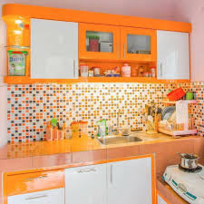 Cat dinding interior dapur idaman warna cerah desain rumah unik via rumahcor.com. Inspirasi Dapur Warna Orange Inspirasi Anak Muda Facebook