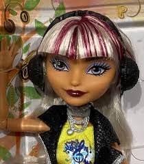 Ever After High Melody Piper doll NRFB DHF43