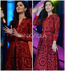 Omg Post Break Up Katrina Kaif Spotted Wearing A Ring On Her Engagement Finger Katrina Kaif Fashion Katrina