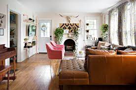 Discover design inspiration from a variety of brown living rooms, including color, decor and the light pink walls, navy velvet curtains and vintage pink velvet chair added glamour to the room. 75 Beautiful Brown Living Room With Pink Walls Pictures Ideas July 2021 Houzz