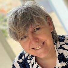 Perfect Store Execution & Data Collection for Luxe & Cosmetics Retail