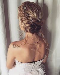 Alibaba.com offers 980 curly medium hairstyles products. 35 Romantic Wedding Updos For Medium Hair Wedding Hairstyles 2021 Hairstyles Weekly