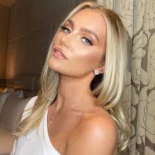 Kaitlyn Downing's Instagram, Twitter & Facebook