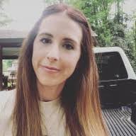 Cara Stanley's Instagram, Twitter & Facebook