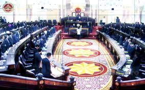 Tahniah, yang amat berhormat perdana menteri dan tahniah kepada semua ahli dewan kerana melakar sejarah hari ini iaitu tepat. Lulus Pindaan Syarat Jadi Wakil Rakyat Sarawak