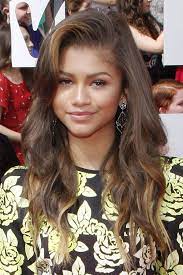 Zendaya Coleman Hair Steal Her Style Zendaya Hair Side Part Hairstyles Zendaya Hair Color