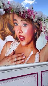 Short N Sweet Tour T Mobile Pop Up