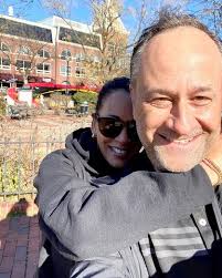 Conheça o primeiro "segundo cavalheiro" dos EUA, Doug Emhoff. Estes são  planos do marido de Kamala Harris