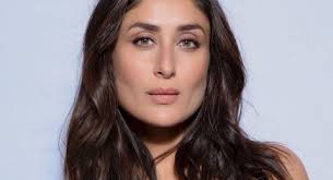 Kareena kapoor, also known as kareena kapoor khan, is an indian actress who appears in bollywood films. Kareena Kapoor Unggah Foto Berbikini Di Pantai Bareng Suami Dan Anak