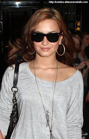 3 Photos Of Demi Wears Her Sunglasses At Night Demi Lovato Women Talk How To Wear