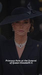 Kate Middleton Curtsy at The Queen Funeral