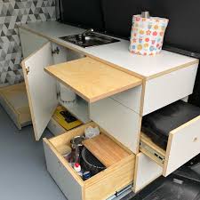 Da Es So Viele Anfragen Zur Kuche Gibt Hier Nochmal Ein Paar Details Vom Zusammenbau Selfmade Ca Van Life Diy Camper Kitchen Camper Van Conversion Diy
