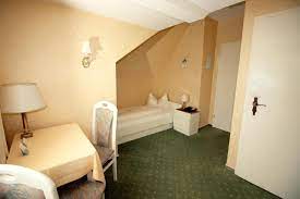 Das haus johanna liegt in der historischen fachwerkstadt einbeck, in ruhiger lage, direkt am stukenbrokpark und in unmittelbarer nähe der fußgängerzone und des bahnhofs einbeck mitte. Hotel Garni Haus Johanna Einbeck Aktualisierte Preise Fur 2021