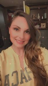 The power of confident selfies and positive messages