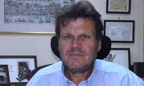 Δε μπορείς να πνίξεις τη γυναίκα σου και μετά μέσα σε δύο ώρες να σκεφτείς. Diadiktyakh Epi8esh Dex8hke O Antapokriths Toy Ape Sth Mytilhnh Straths Mpalaskas Synelhf8hsan 2 Astynomikoi Mononews