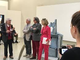 Inizia lo studio della tromba all'età di undici anni nella banda musicale bernardo de muro del suo paese natale. Bellini Paolo L Uovo Di Luc